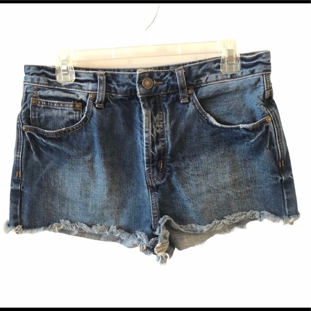 FREE PEOPLE | Denim Shorts Med. Wash | Size 29